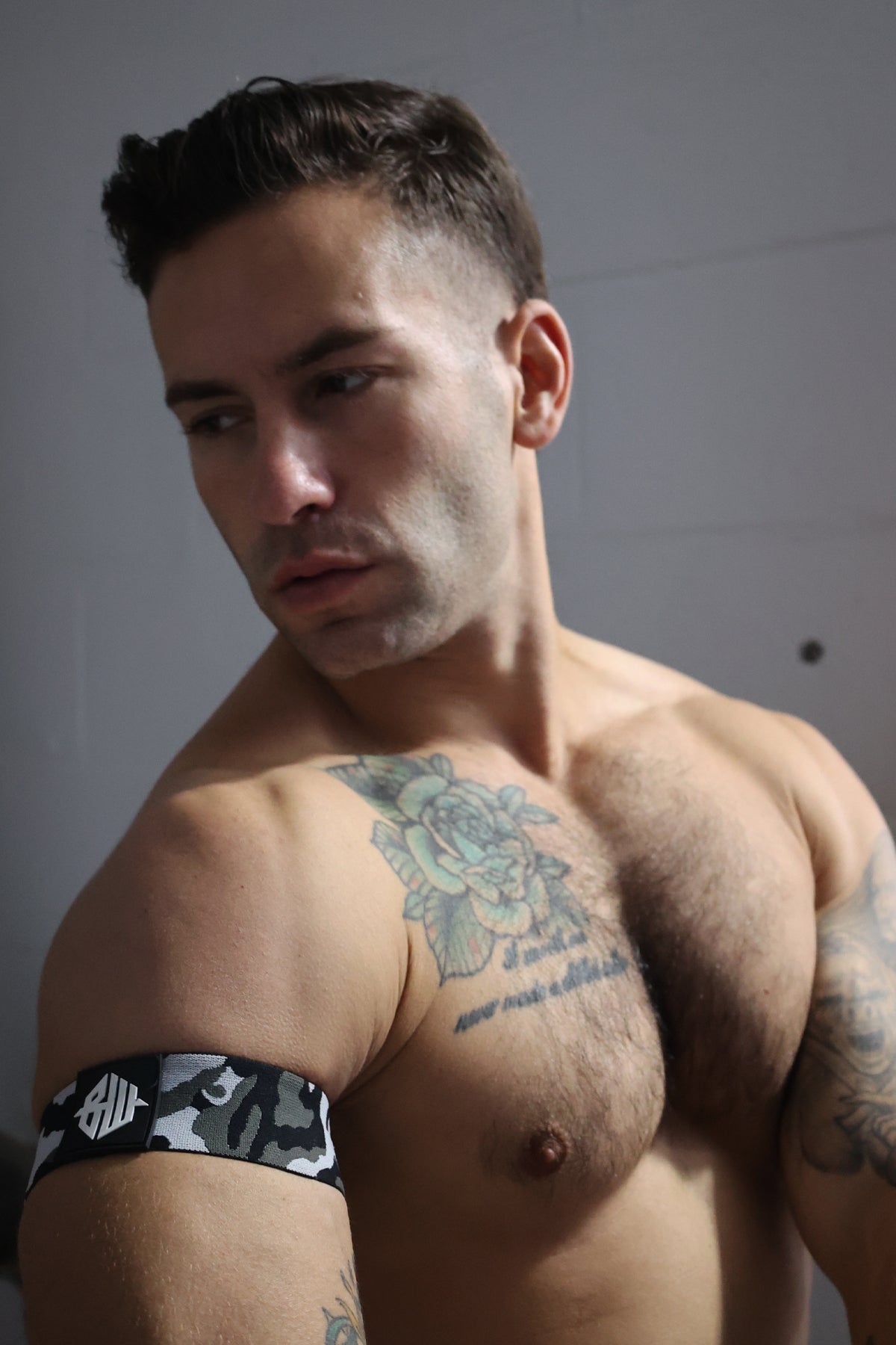 Neo Camo Armband - Breedwell